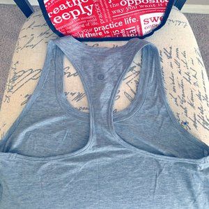 WOMENS Lululemon Racerback Tank Top (Size 04)
